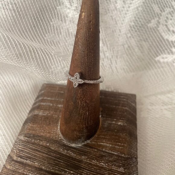 Dainty Four-Petal Clover Ring, micro-pavé sparkle Size 6 - Picture 3 of 3